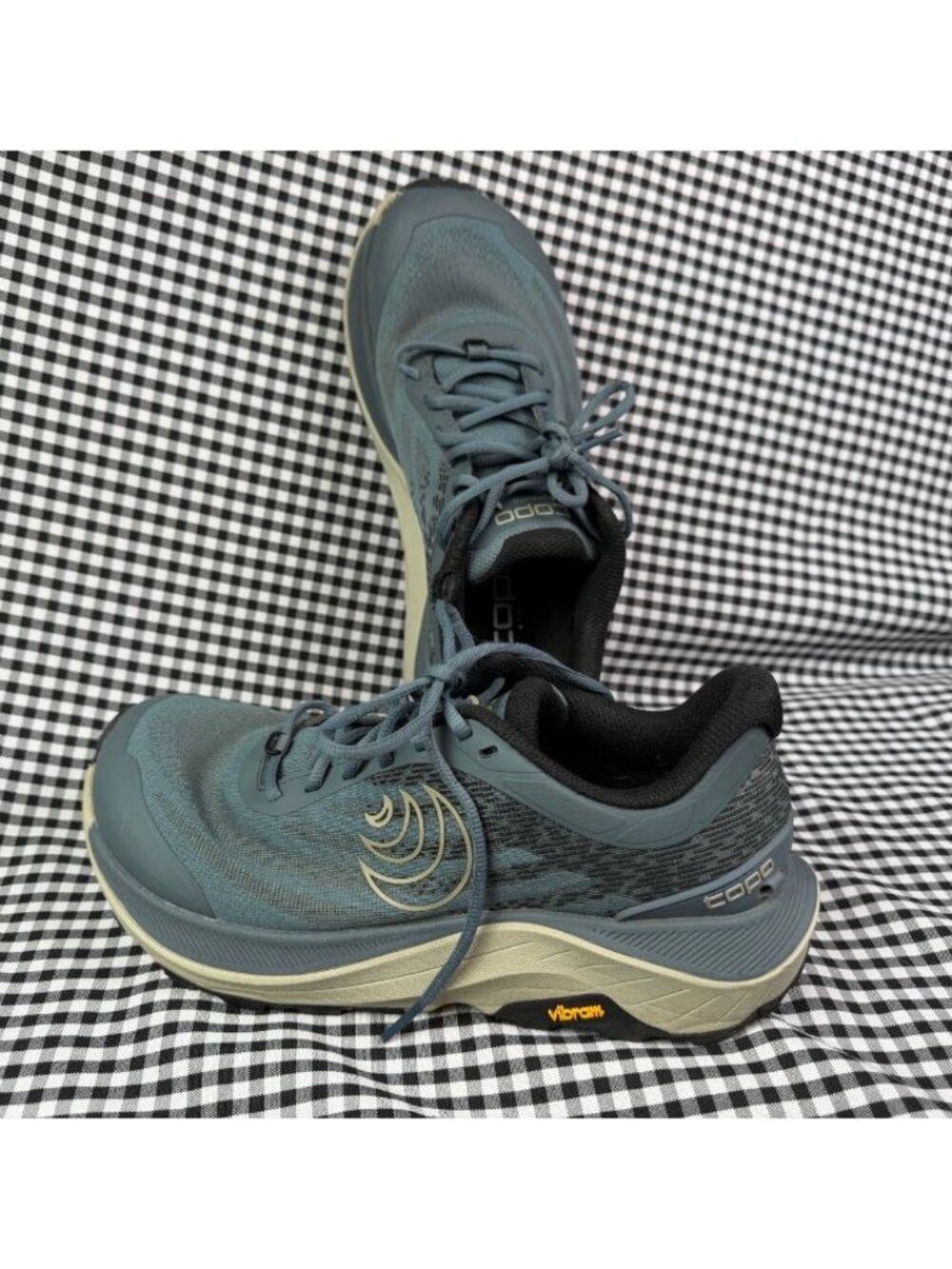 Topo Athletic Ultraventure 4 Trail Running Shoes Blue Gray Vibram Womens Size 8
